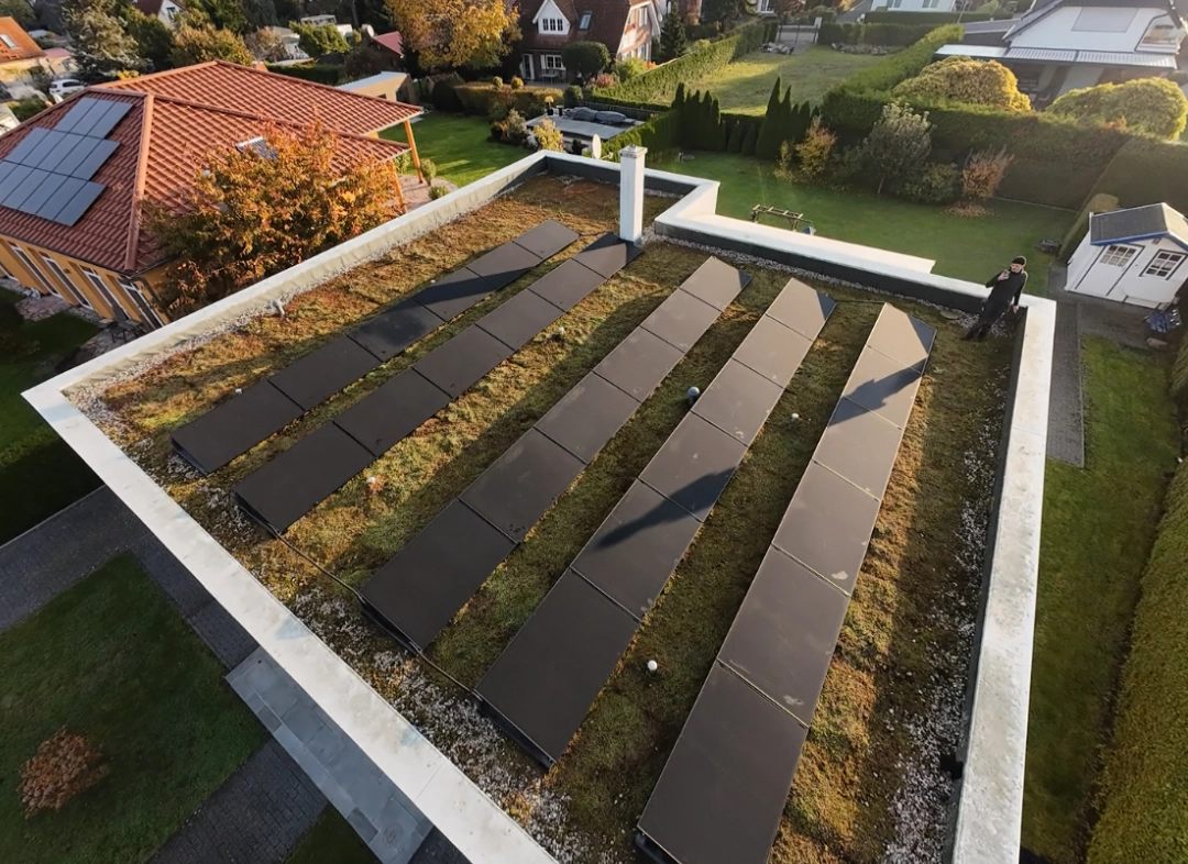 13kWp_Gruendach_Schoeneiche_1080x786